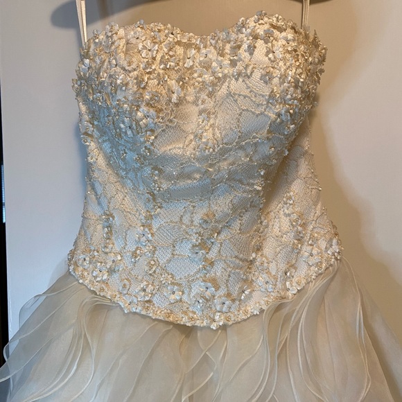 Wedding Dress Atelier Diagonal US size 8 (fits like 4) Ivory - Picture 2 of 8